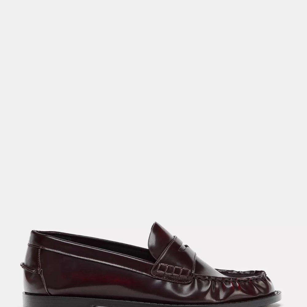 Zara PATENT EFFECT LOAFERS